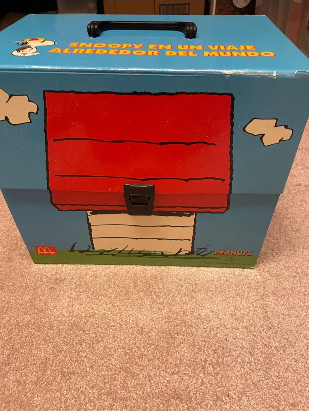 Peanuts Blue and Red Snoopy Doghouse Carry Case